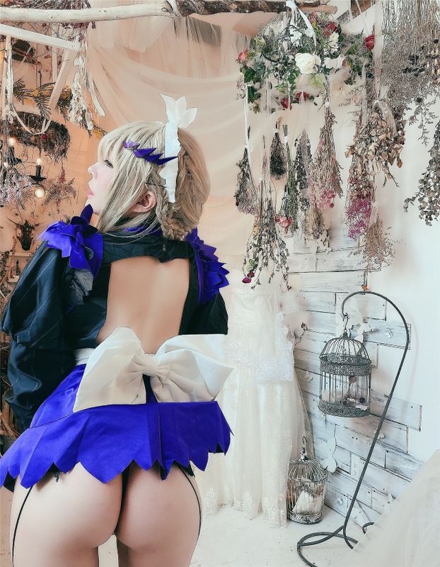 ドスケベ下乳のカルデアメイド🖤アルトリアオルタ-幻想世界