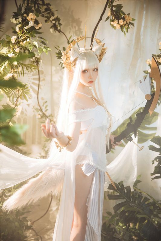 瓜希酱 明日方舟 白金泳装-幻想世界