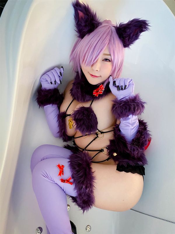 ドスケベなマシュの人-幻想世界