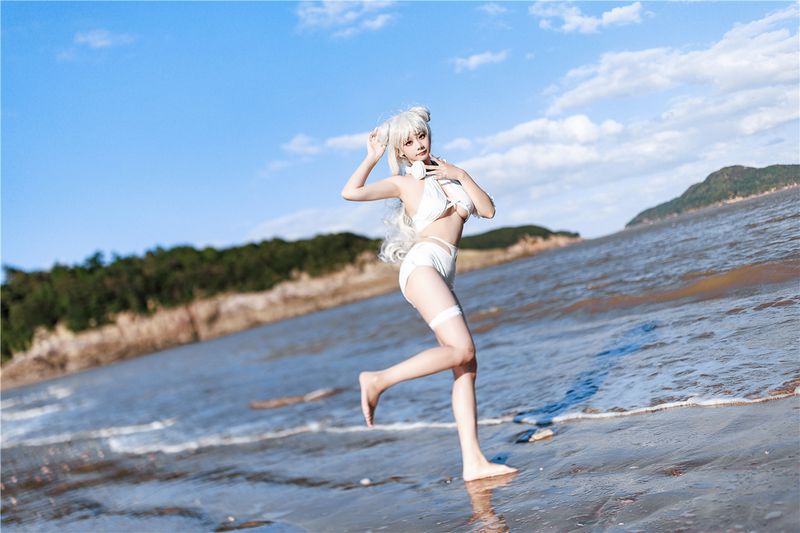 阿雪雪 – 恶毒泳装-幻想世界