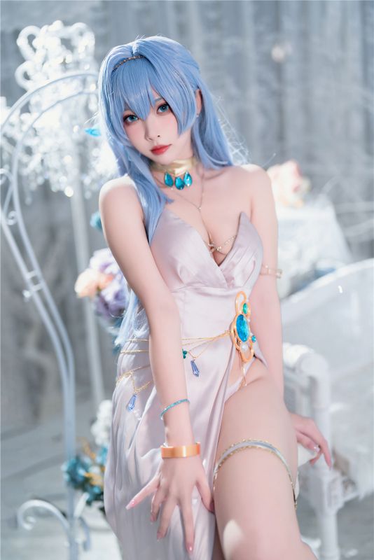 宫本桜 - Helm-幻想世界