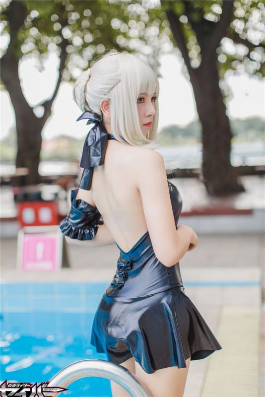 [秋山AkI] 水着黑SABER-幻想世界