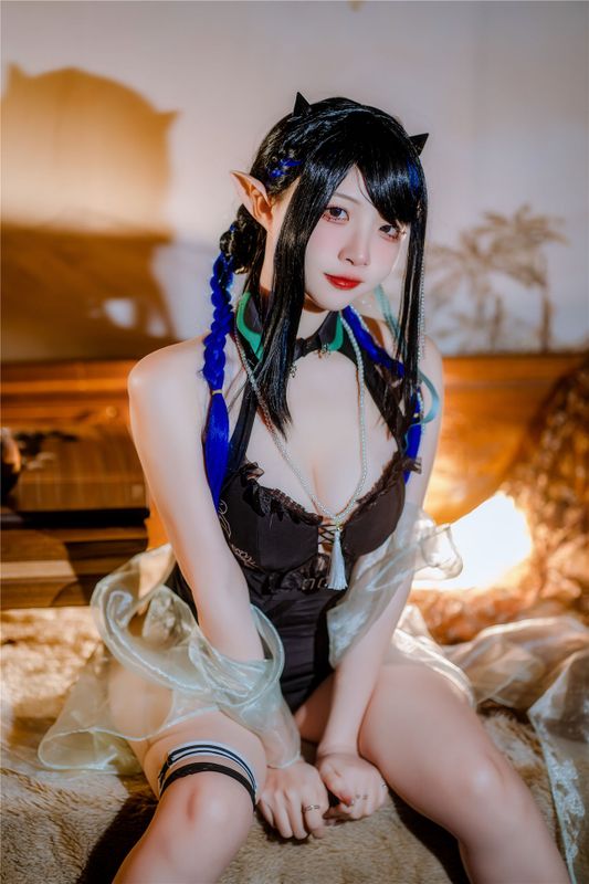 二佐Nisa - 夜半泳装-幻想世界