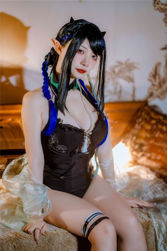 二佐Nisa - 夜半泳装-幻想世界