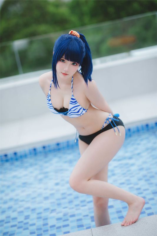 [Momoko葵葵&瓜希酱]SSSS.GRIDMAN宝多六花&新条茜 泳装-幻想世界