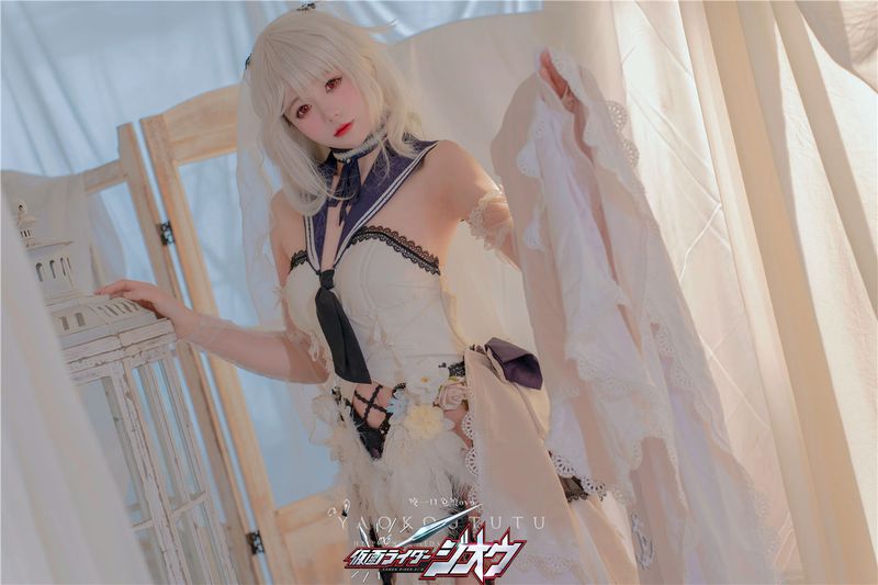 咬一口兔娘ovo 梳妆的大小姐-可畏-幻想世界