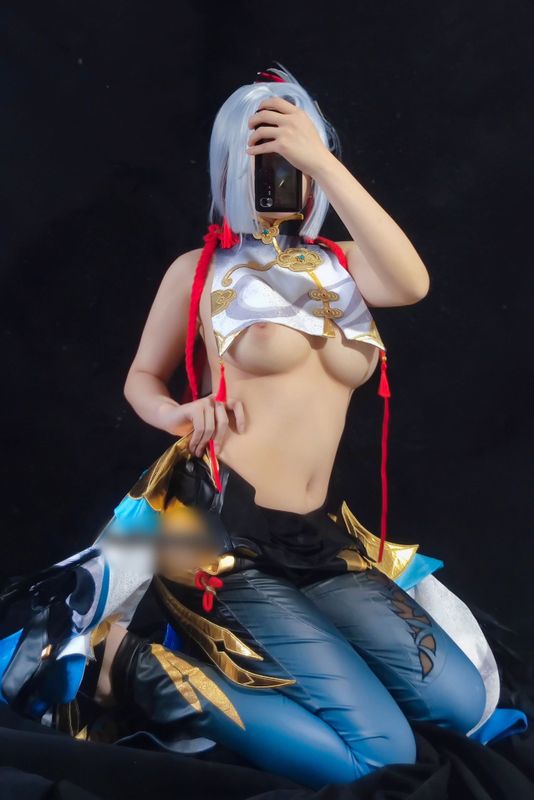 申鹤（原神）cos-幻想世界