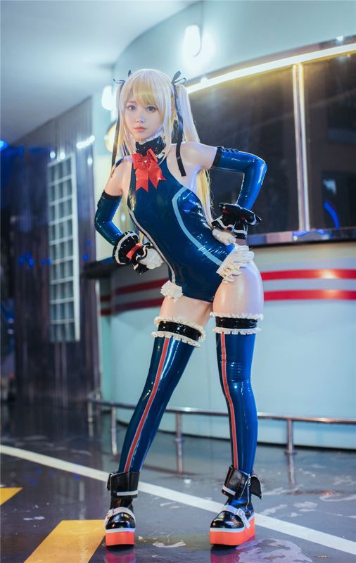 [izumi泉桃子] 玛丽·萝丝-幻想世界