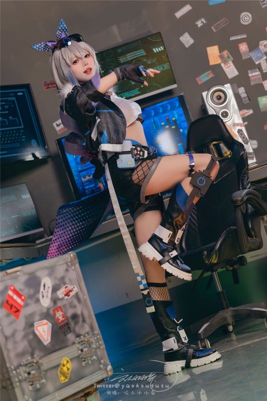 咬人小小兔 -崩铁·银狼-幻想世界