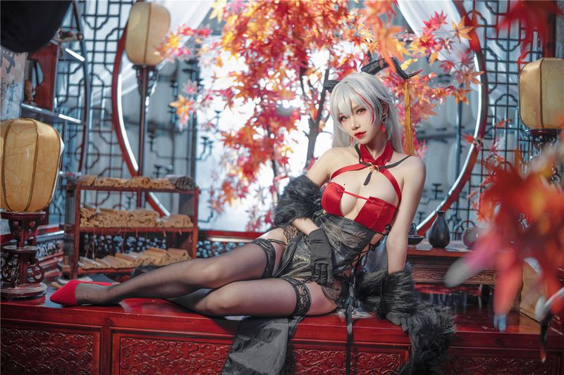 骨牙路子野 - 埃吉尔旗袍-幻想世界