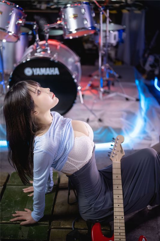 抱走莫子A - 吉他妹妹-幻想世界